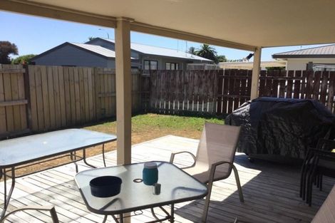 Photo of property in 1 Amsbury Road, Papamoa Beach, Papamoa, 3118