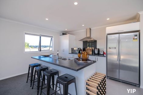 Photo of property in 130 Amesbury Drive, Churton Park, Wellington, 6037