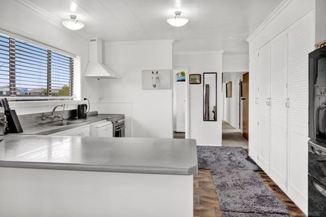 Photo of property in 31 Kamahi Avenue, Hawera, 4610