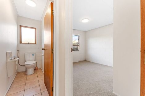 Photo of property in 6 Quo Vadis Place, Red Beach, 0932