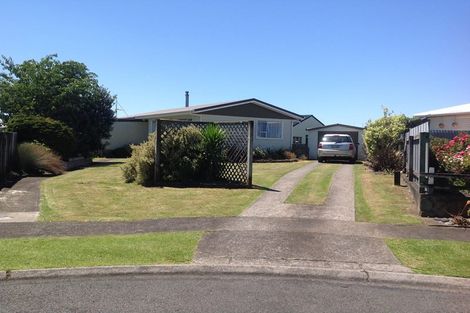 Photo of property in 5 Newbury Place, Waitara, 4320