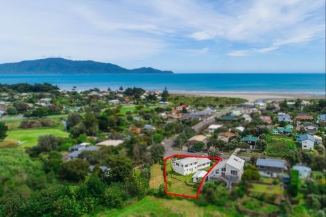 Photo of property in 2 Atua Street, Waikanae Beach, Waikanae, 5036