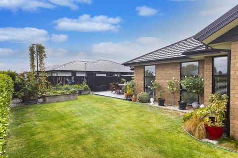 Photo of property in 39 Te Whenu Crescent, Marshland, Christchurch, 8083