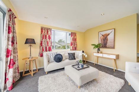 Photo of property in 16 Mcewen Crescent, Riverstone Terraces, Upper Hutt, 5018