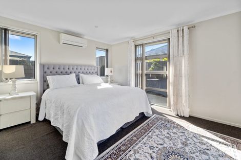 Photo of property in 32 Rainey Crescent, Papamoa Beach, Papamoa, 3118