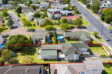 Photo of property in 22 Awaroa Road, Sunnyvale, Auckland, 0612