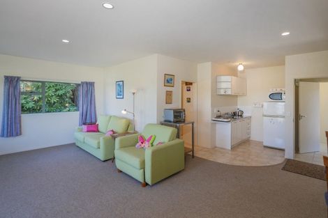 Photo of property in 2 Tirinui Crescent, Tairua, 3508