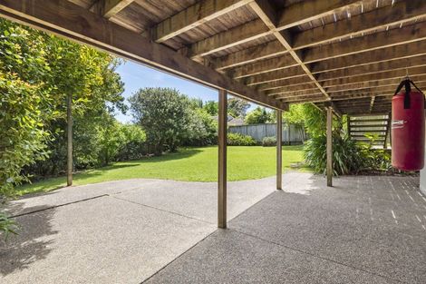 Photo of property in 2 Phillip Parade, Forrest Hill, Auckland, 0620