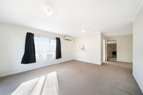 Photo of property in 1/47 Flanshaw Road, Te Atatu South, Auckland, 0610