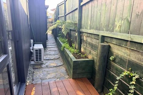 Photo of property in 95a Oreil Avenue, West Harbour, Auckland, 0618