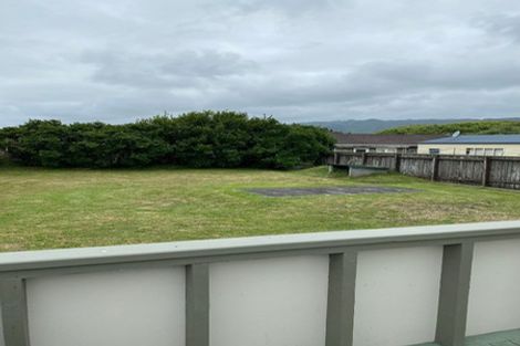 Photo of property in 3 Hodgkins Road, Waikanae Beach, Waikanae, 5036
