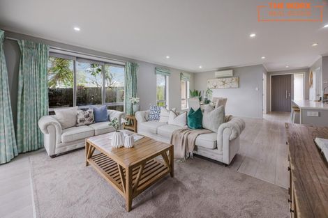 Photo of property in 33 Captain Mitchell Drive, Opaheke, Papakura, 2113