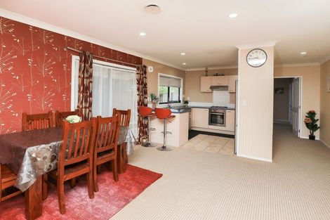 Photo of property in 42 Catalina Drive, Melville, Hamilton, 3206