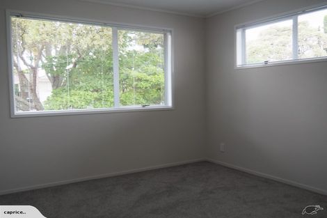 Photo of property in 17 Becker Drive, Weymouth, Auckland, 2103