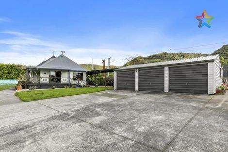 Photo of property in 1 Cottle Heath Close, Manor Park, Lower Hutt, 5019
