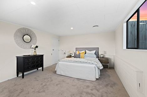 Photo of property in 27 Marina View Drive, West Harbour, Auckland, 0618