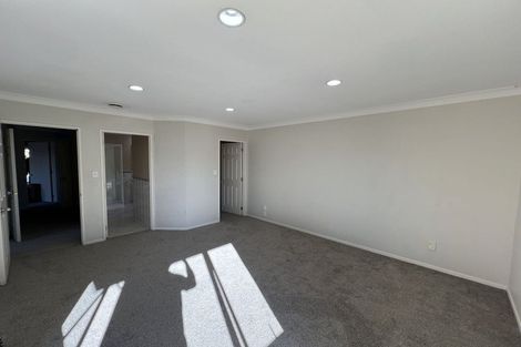 Photo of property in 15 Keswick Close, Northpark, Auckland, 2013