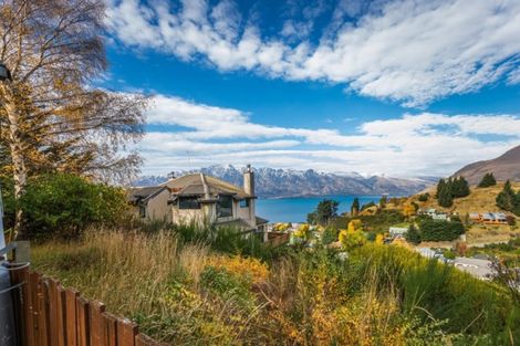 Photo of property in 18 Lochy Road, Fernhill, Queenstown, 9300