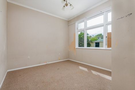 Photo of property in 6 Kowhai Avenue, Takaro, Palmerston North, 4410