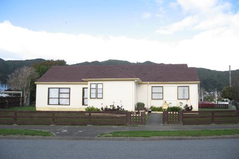 Photo of property in 1 Wheatley Street, Naenae, Lower Hutt, 5011