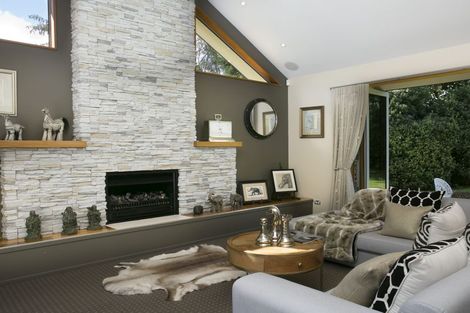 Photo of property in 5 Cameron Drive, Acacia Bay, Taupo, 3385