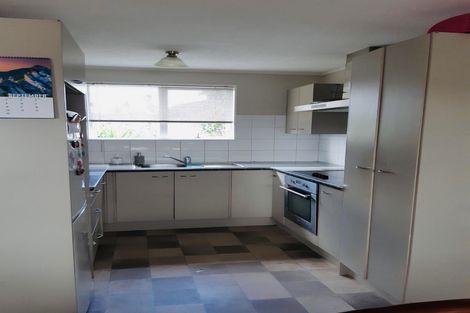 Photo of property in 2 Sparrow Place, Weymouth, Auckland, 2103