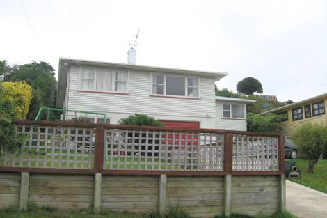 Photo of property in 86 Redwood Avenue, Tawa, Wellington, 5028