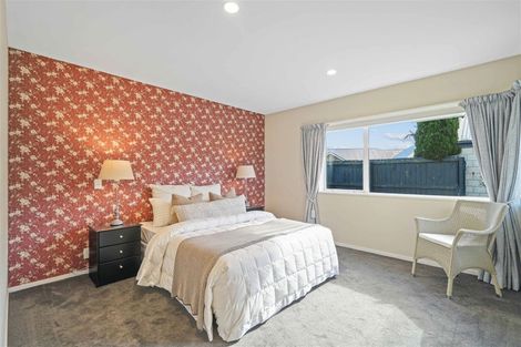 Photo of property in 60a Middlepark Road, Sockburn, Christchurch, 8042