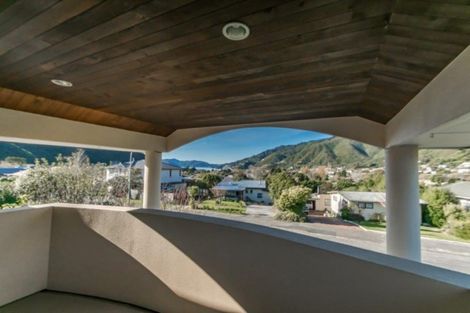 Photo of property in 14 Ranui Street, Waikawa, Picton, 7220