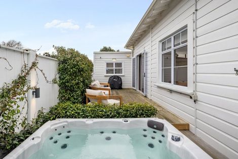 Photo of property in 17 Dinsdale Road, Dinsdale, Hamilton, 3204