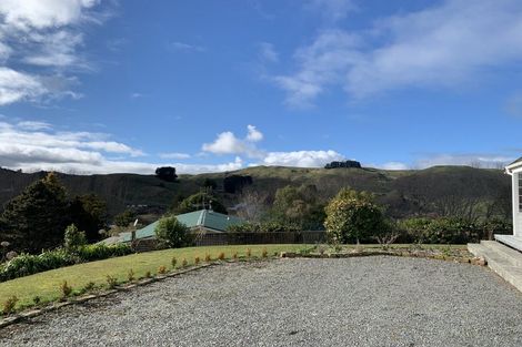 Photo of property in 7 Feltham Street, Hunterville, 4730