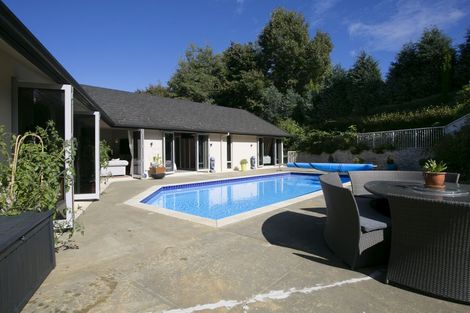 Photo of property in 5 Cameron Drive, Acacia Bay, Taupo, 3385