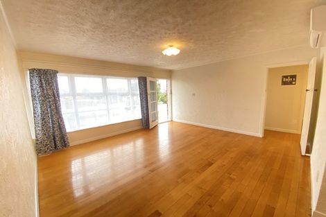 Photo of property in 2/228 Onewa Road, Birkenhead, Auckland, 0626