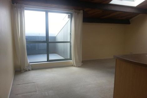 Photo of property in Metro Apartments, 21/220 Thorndon Quay, Pipitea, Wellington, 6011