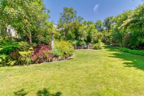 Photo of property in 2 Ritchie Place, Havelock North, 4130