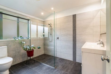 Photo of property in 5 Wenz Bayer Road, Puhoi, Silverdale, 0994