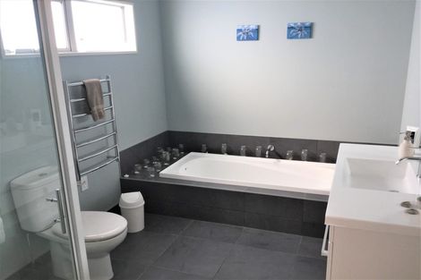 Photo of property in 27 Lochnagar Drive, Lake Hayes, Queenstown, 9304