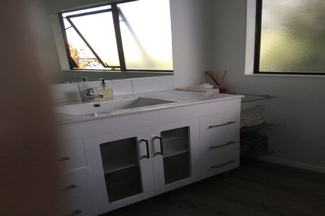 Photo of property in 5 Colenso Place, Otaki Beach, Otaki, 5512