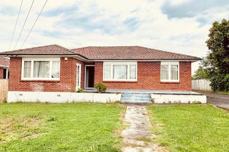 Photo of property in 32 Reid Road, New Lynn, Auckland, 0600
