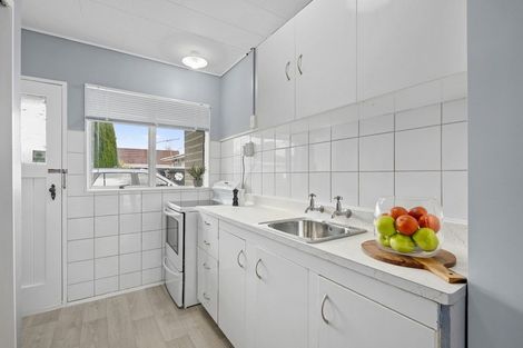 Photo of property in 2/37 Merton Street, Trentham, Upper Hutt, 5018