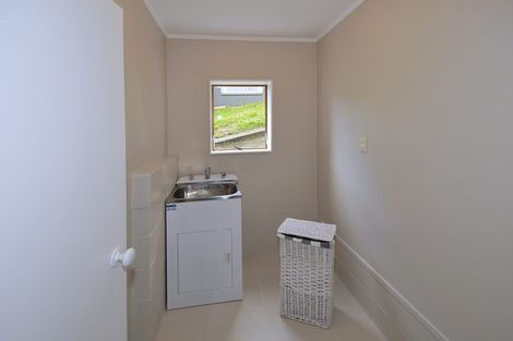 Photo of property in 1/11 Mahuta Grove, Northcote, Auckland, 0627