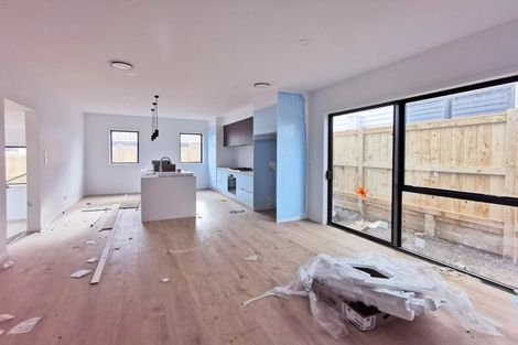 Photo of property in 296a Bucklands Beach Road, Bucklands Beach, Auckland, 2012