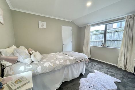 Photo of property in 2 Catlins Glen, Aotea, Porirua, 5024