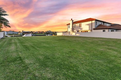 Photo of property in 10 Rauiri Drive, One Tree Point, 0118