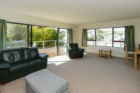 Photo of property in 15 Gillies Crescent, Waimarama, Havelock North, 4294