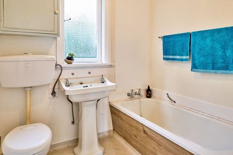 Photo of property in 9 Totara Street, Eastbourne, Lower Hutt, 5013