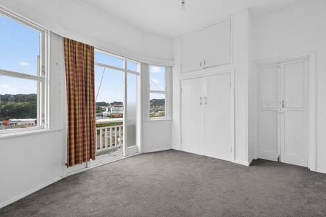Photo of property in 122 Wallace Street, Mount Cook, Wellington, 6021