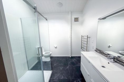 Photo of property in 8 Ngahere Views, Orewa, 0931