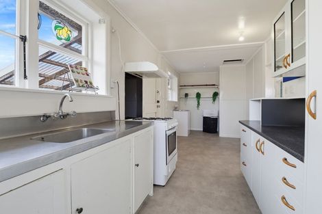 Photo of property in 59 Weston Avenue, Roslyn, Palmerston North, 4414