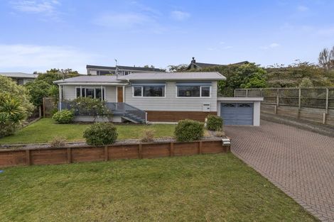 Photo of property in 32 Gillies Avenue, Taupo, 3330